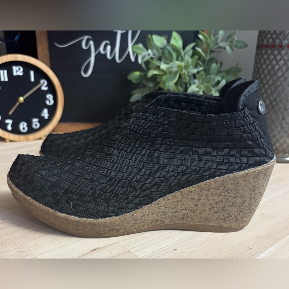 bernie mev. Black Woven Wedges
